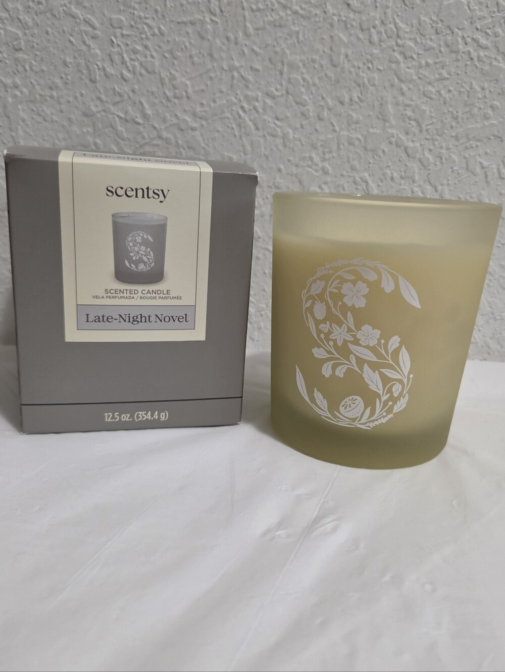 Scentsy Late-Night Novel 2wick 12.5oz Candle